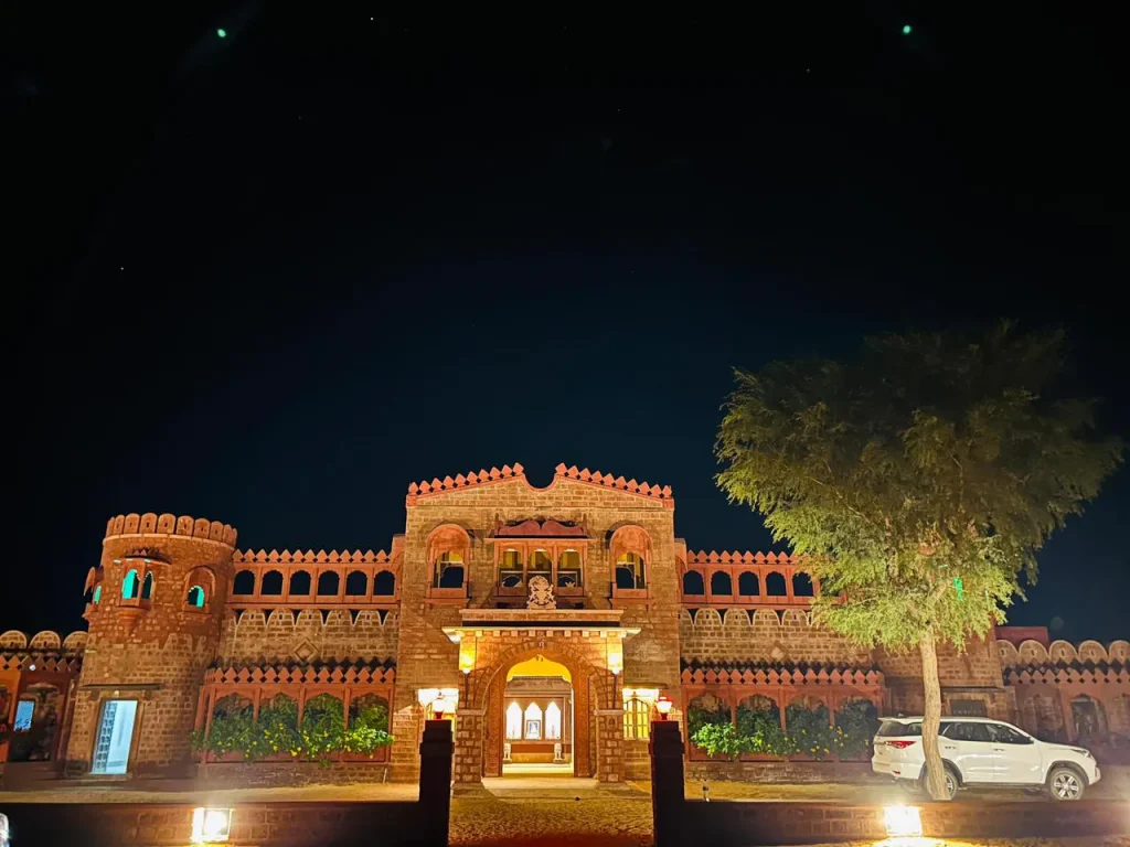 Desert Safari Osian base camp arrival and vehicle parking on Jodhpur Road, Osian